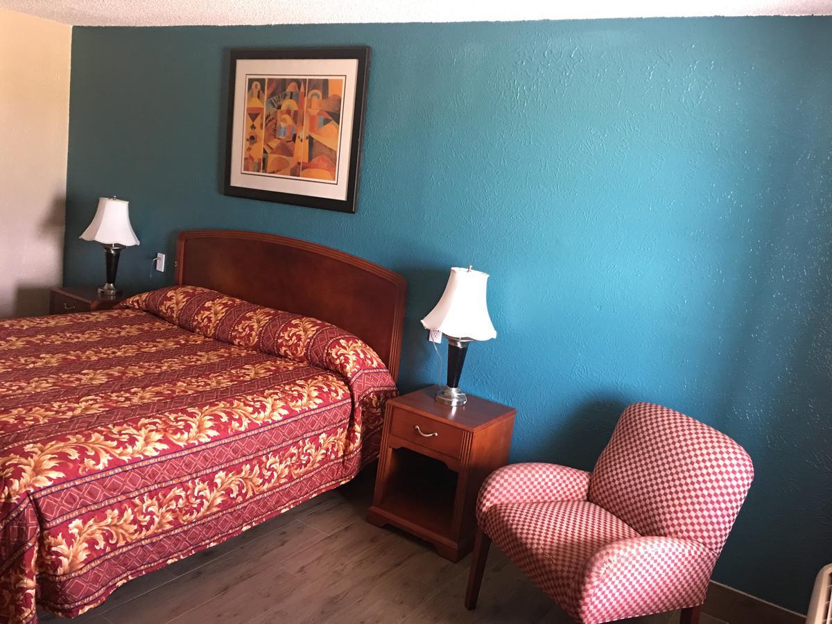 Chaparral Motel Порт-Лавака Экстерьер фото